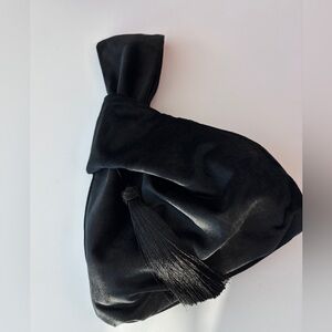 Chic Black Velvet Wristlet Knot Mini Tassel Bag